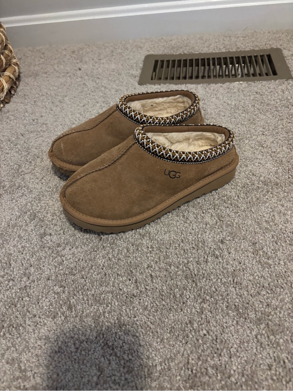 UGG Chestnut Kids Tasman II Suede Slip-On Clog